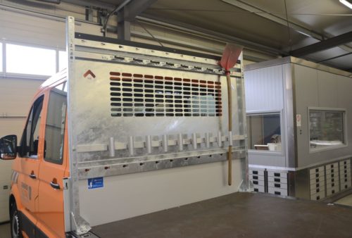 Lastentraeger-mit-Schutz-inkl-Werkzeuchhalter-01