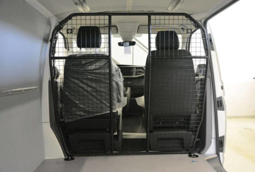 VANSafe-Trenngitter-1-Sitzreihe-mit-Durchgang