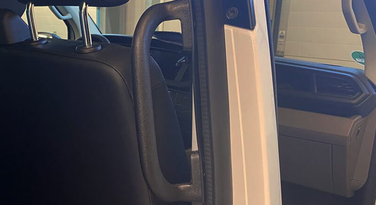 VANSysteme-Haltegriff-fuer-T6-Kastenwagen